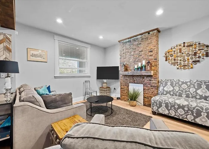 Holiday home Sophisticated Elegance In Pghs Scenic Locale Pittsburgh