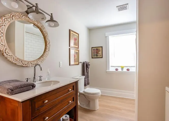 Holiday home Sophisticated Elegance In Pghs Scenic Locale *