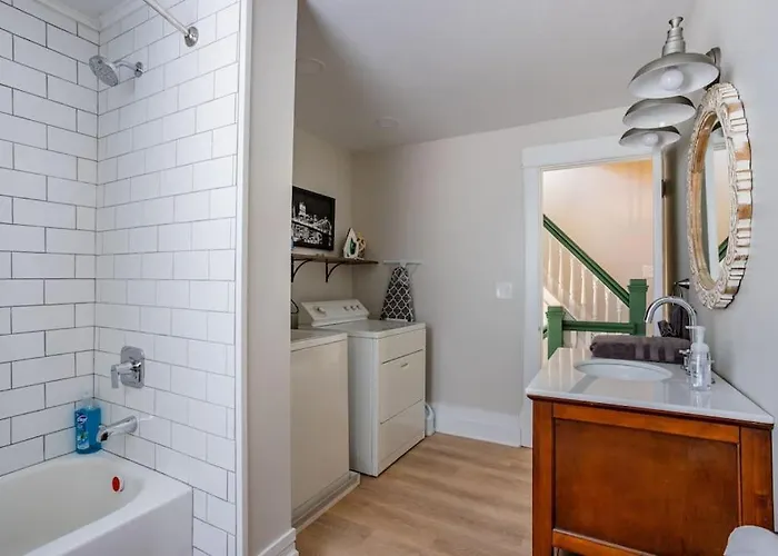 Sophisticated Elegance In Pghs Scenic Locale * Pittsburgh
