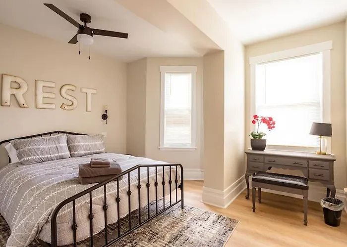 Sophisticated Elegance In Pghs Scenic Locale * Pittsburgh
