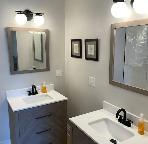 Holiday home Sophisticated Elegance In Pghs Scenic Locale Pittsburgh