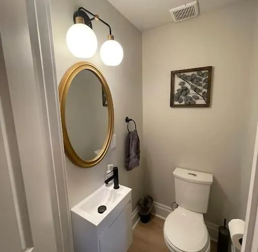 Sophisticated Elegance In Pghs Scenic Locale Pittsburgh