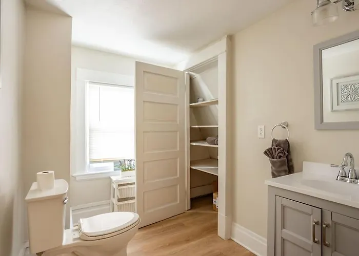 Sophisticated Elegance In Pghs Scenic Locale * Pittsburgh